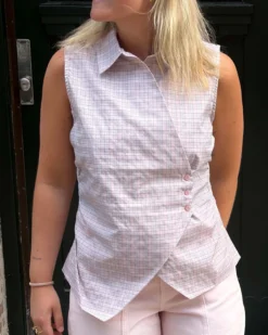 Carys check top