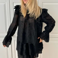 Ellinoric lace shirt