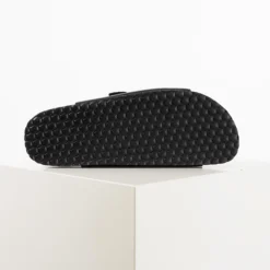 Lakers sandal
