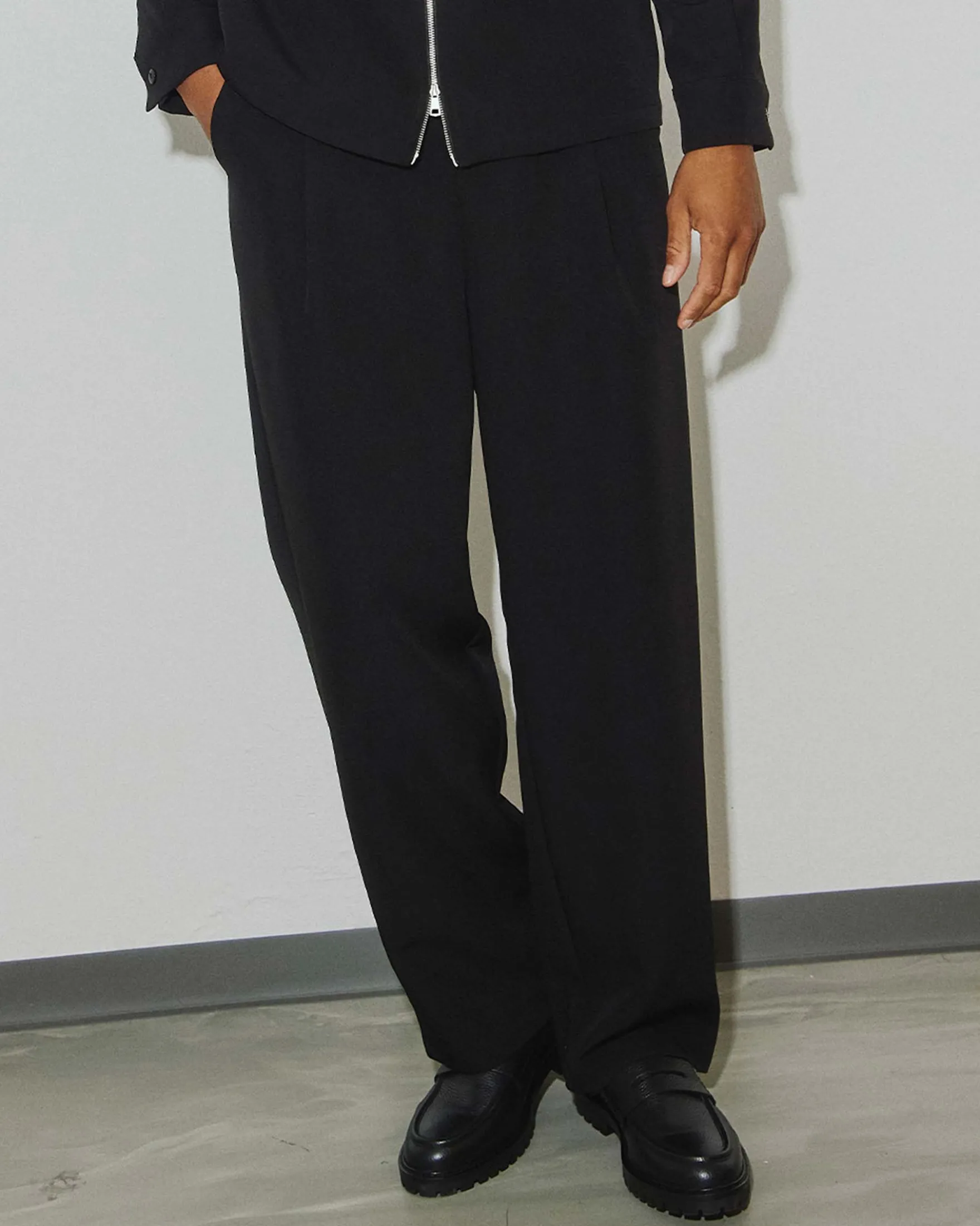 Matt Pleated Pant
