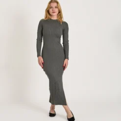 Purvanilla knit dress