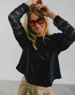 Serena lace tee