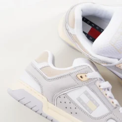 Tommy wmn skate low