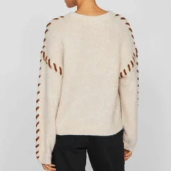 Vihaddo o-neck detail knit