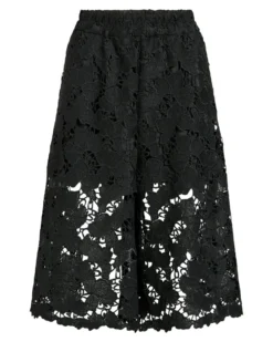 VIHYLDE HW LACE BERMUDA SHORTS