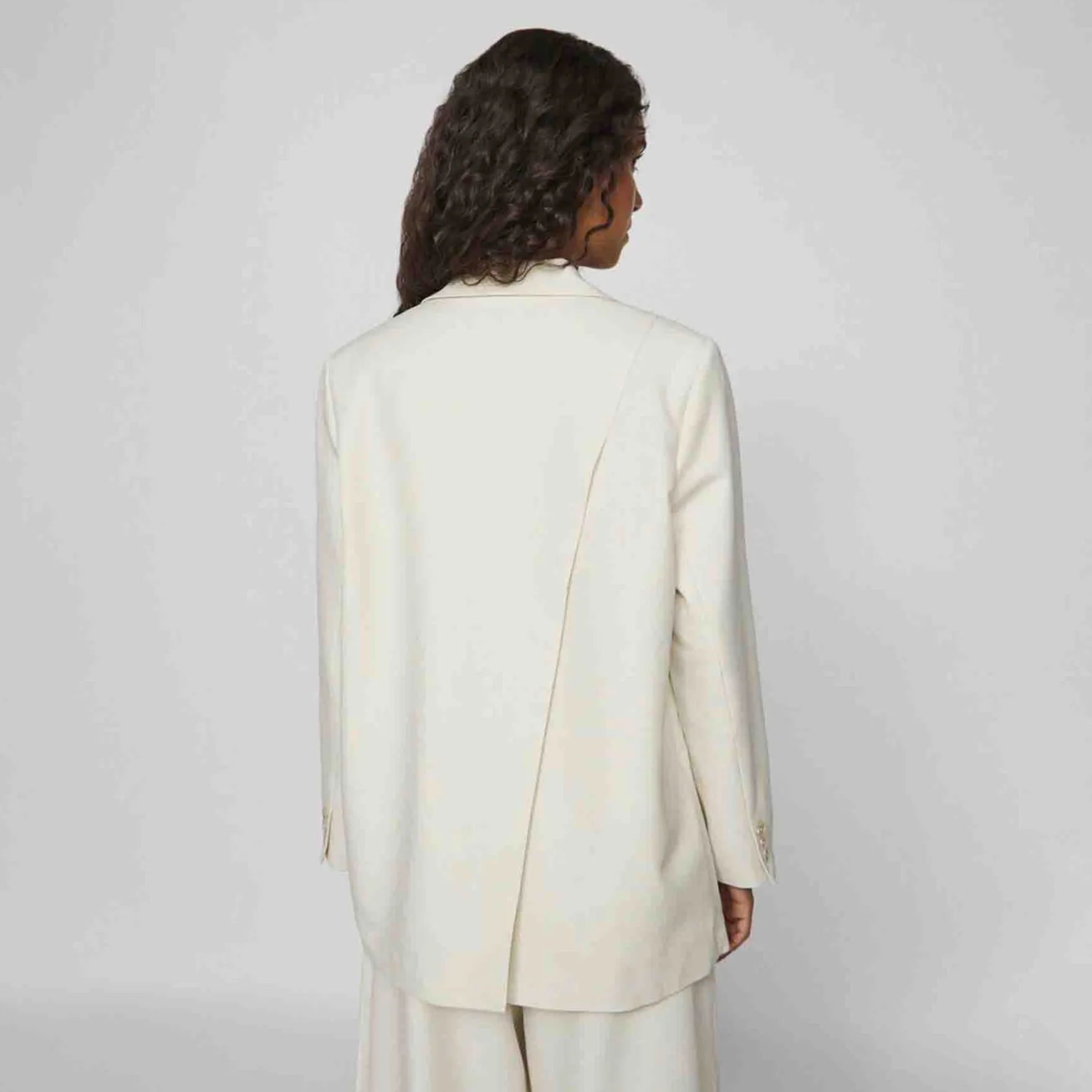 Vikaka back slit blazer