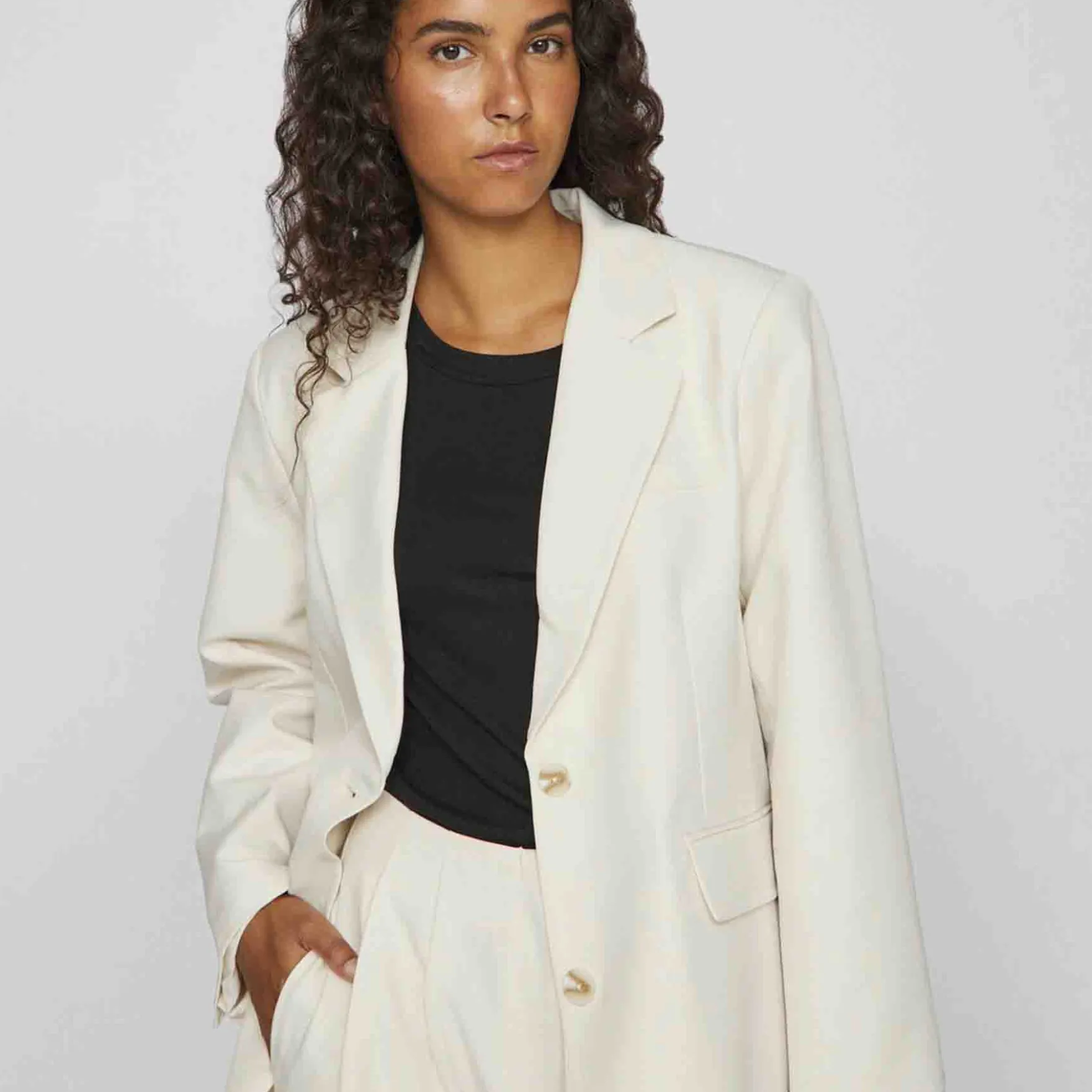 Vikaka back slit blazer
